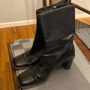 Via Spiga black boots size 7 gently worn